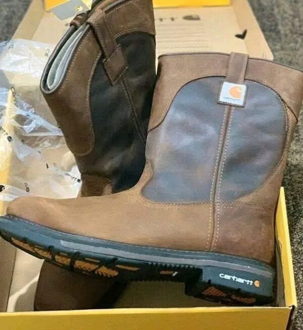 Carhartt boots available pallets cost  and contains 200 pairs all brand new and comes in their boxes