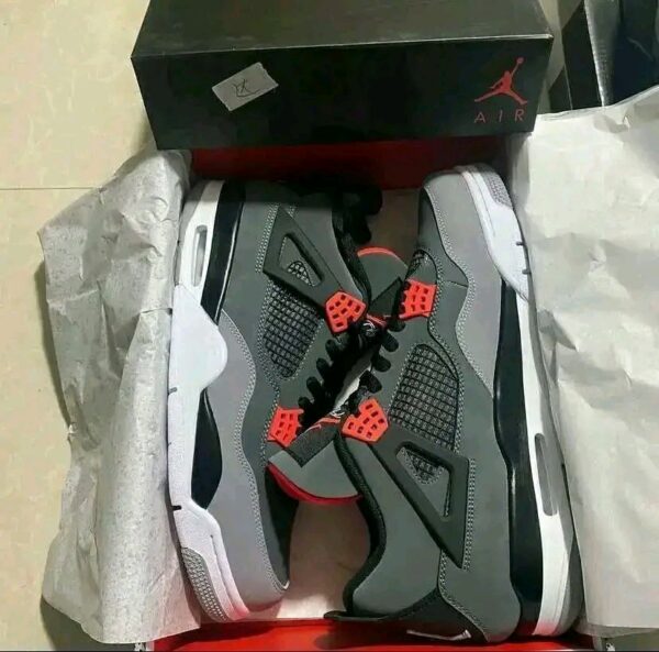Jordan shoes available, limited stock 300 authentic pieces.