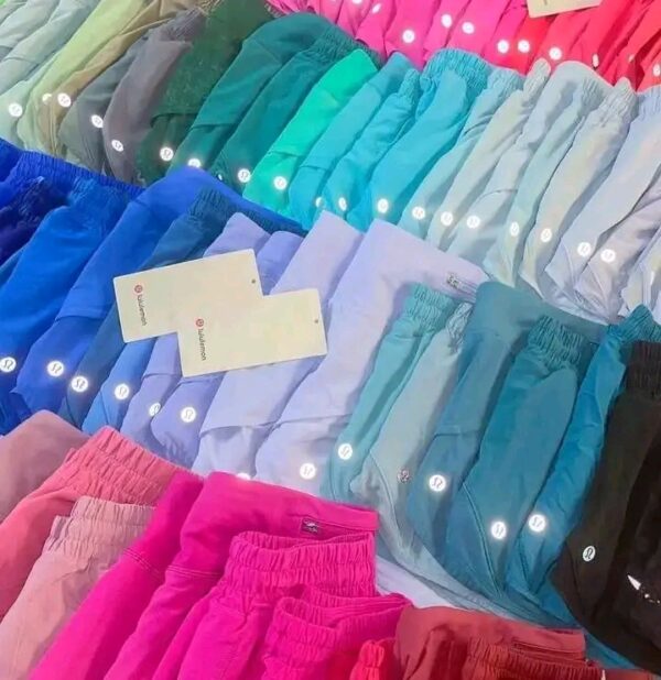 Mixed Lululemon clothes pallets 300 pieces