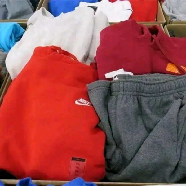 Mixed Lululemon clothes pallets 300 pieces