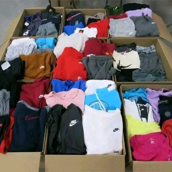 Mixed Lululemon clothes pallets 300 pieces