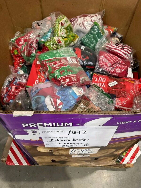 Clothes pallet. Coming mixed with different sizes for kids  300 pieces