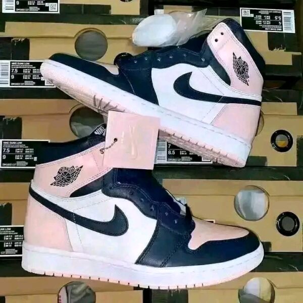 Nike sneakers pallets with boxes 120 pairs