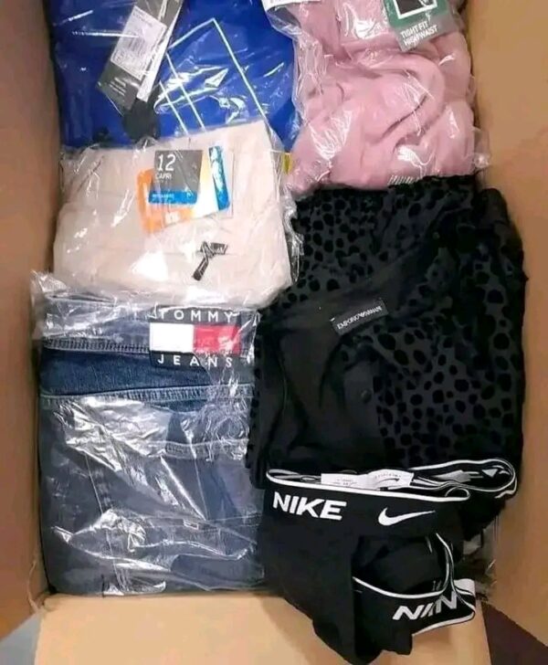 mixed clothing pallet of 400 pieces All clothes are brand