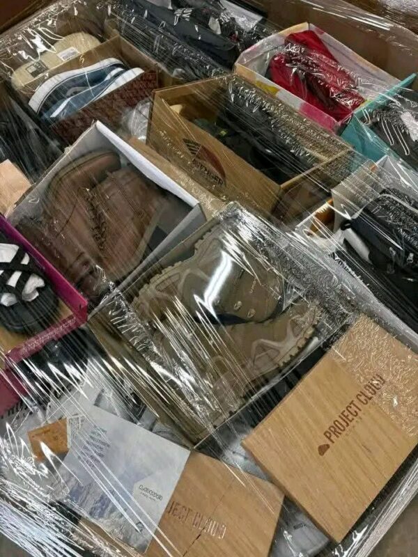 Shose pallets available 300 pieces