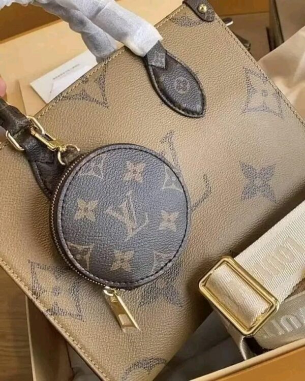 Wholesale Handbag Pallet - 100PCS Women Mixed Lot for Resale
