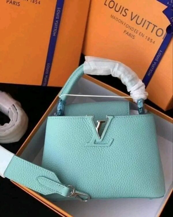 Wholesale Handbag Pallet - 100PCS Women Mixed Lot for Resale