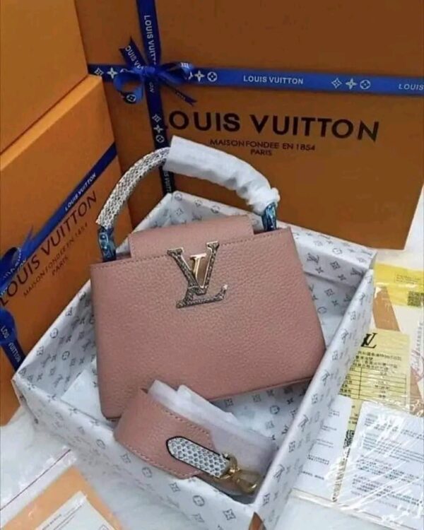 Wholesale Handbag Pallet - 100PCS Women Mixed Lot for Resale
