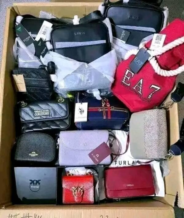 Wholesale Handbag Pallets for Resale