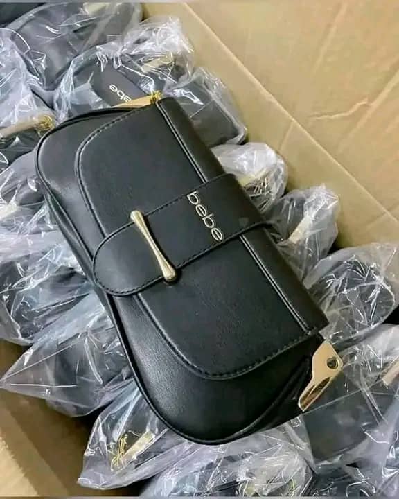 Wholesale Handbag Pallets for Resale - 350 Pieces of Authentic Women's Handbags