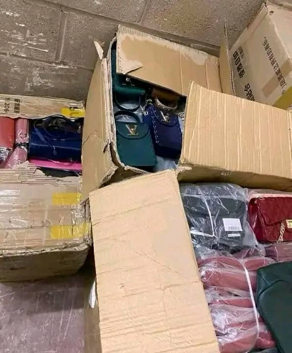 Wholesale Handbag Pallets for Resale
