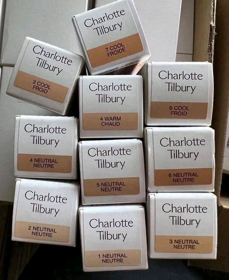 Makeup pallets 300 pieces in each pallet