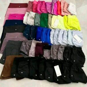 Lululemon clothes pallets available  300pieces per pallet