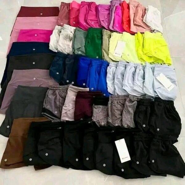 Lululemon clothes pallets available  300pieces per pallet